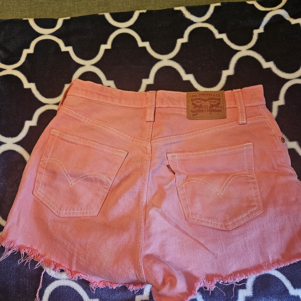 Levi 501 jean shorts - Picture 2 of 4